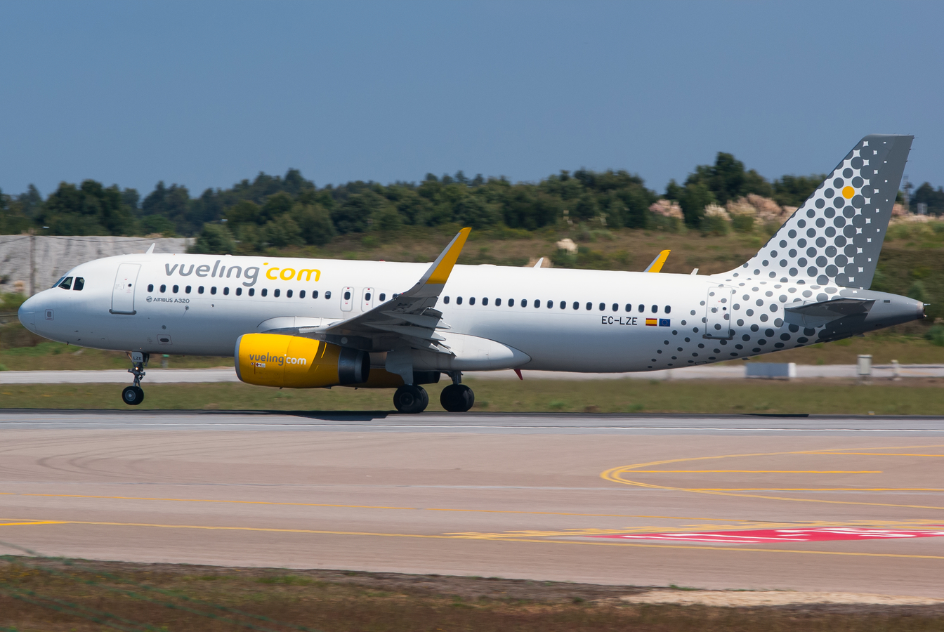 EC-LZE · Airbus A320-232(WL) · (OPO / LPPR)
