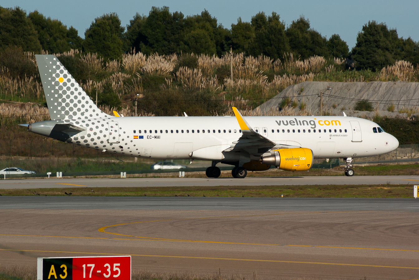 EC-MAI, (cn 6045), Airbus A320-214