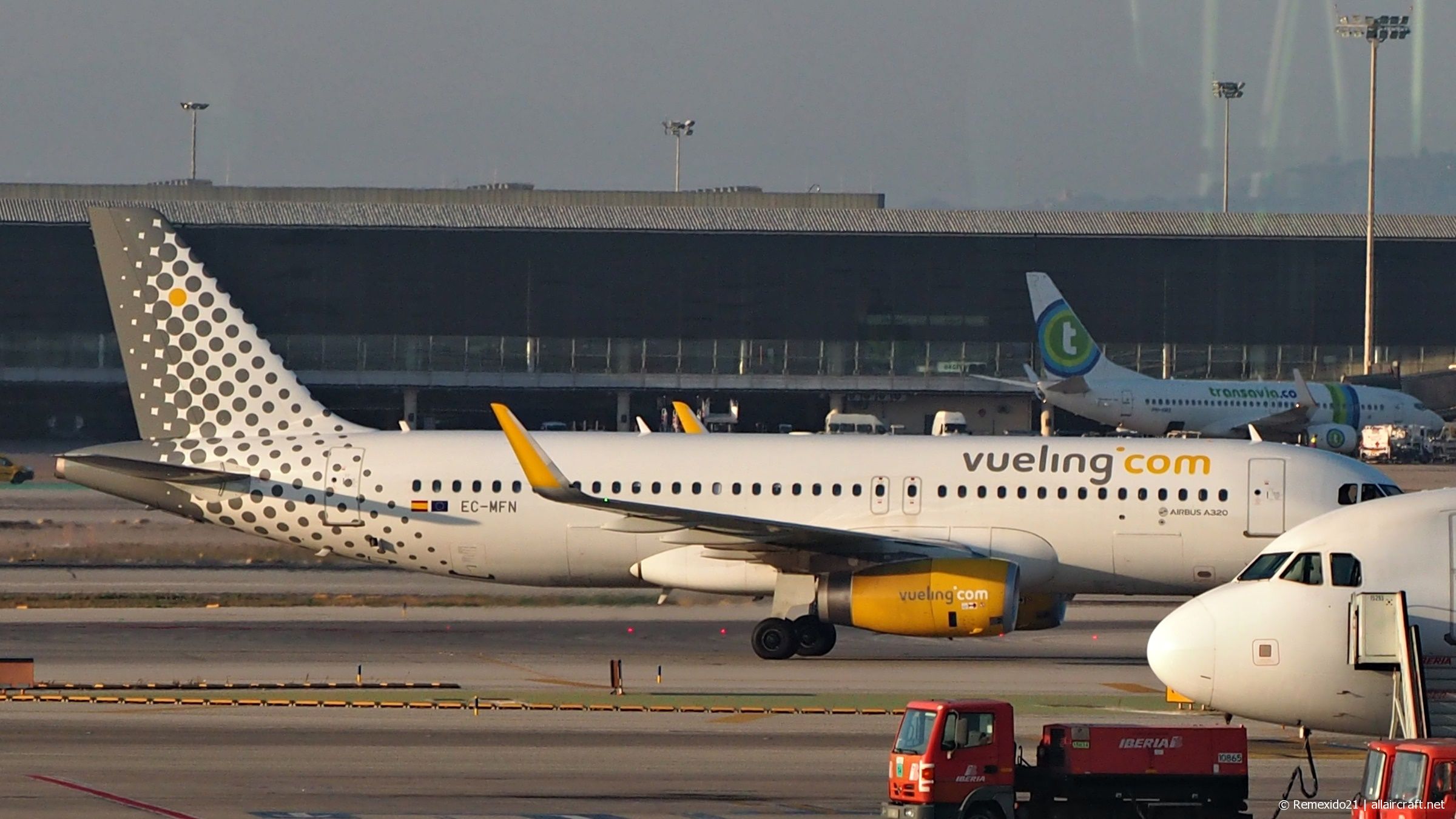 EC-MFN (6594) 2015 Airbus A320-232(WL)