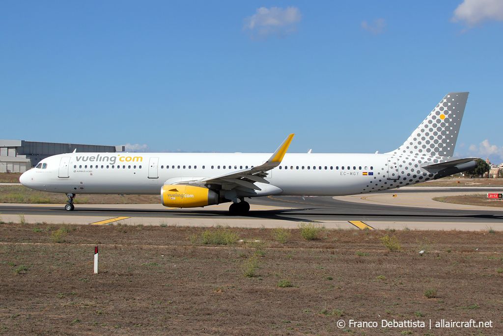 EC-MGY (6638) 2015 Airbus A321-231(WL)