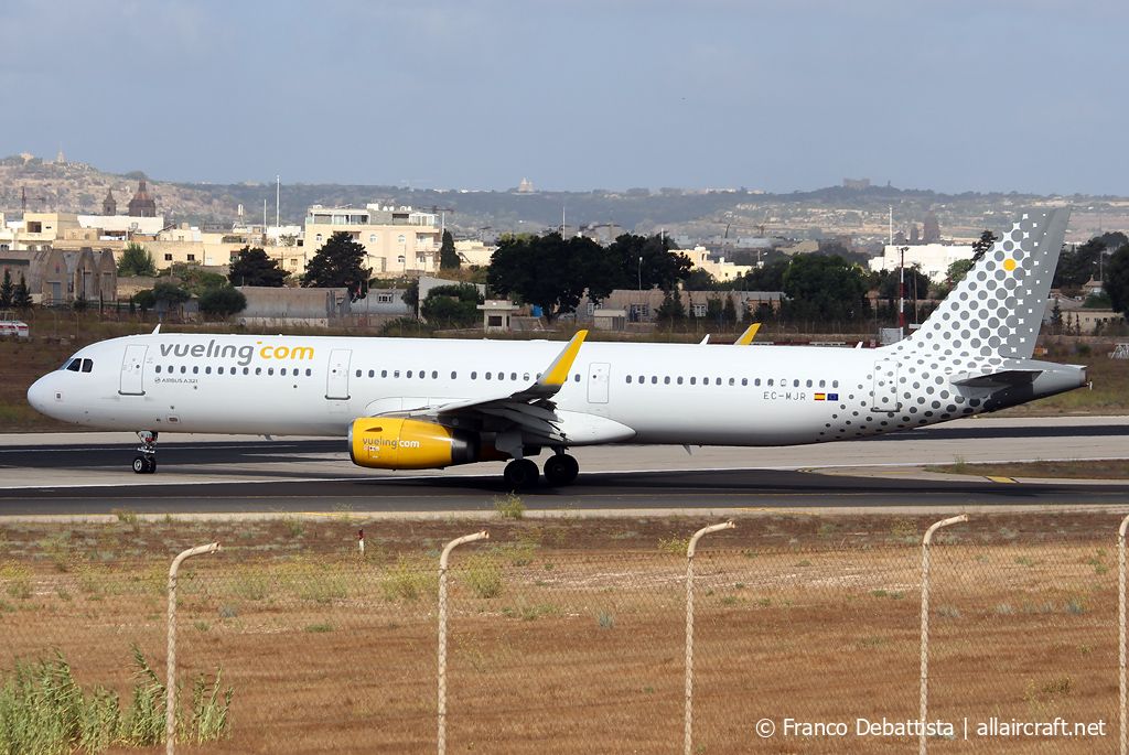 EC-MJR (6933) 2016 Airbus A321-231(WL)