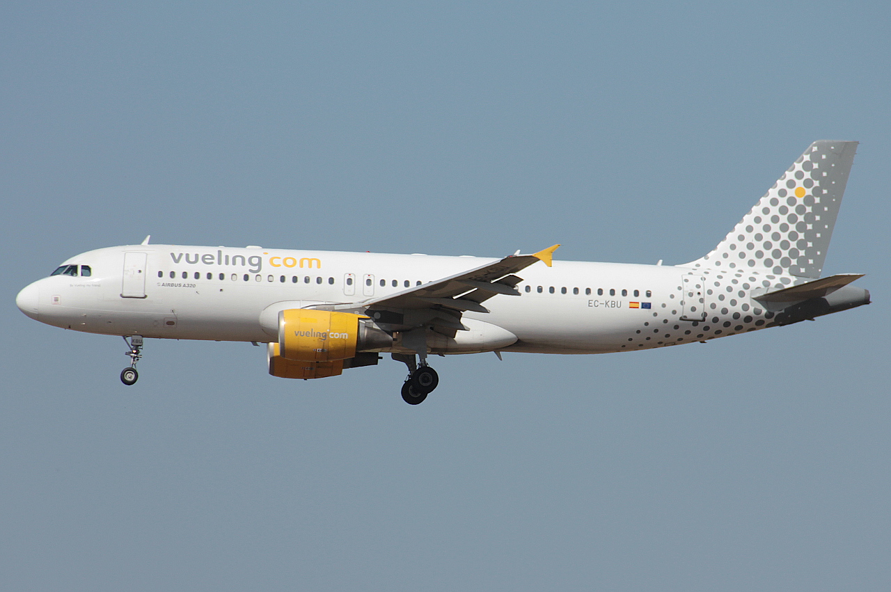 EC-KBU (1413) 2001 Airbus A320-214