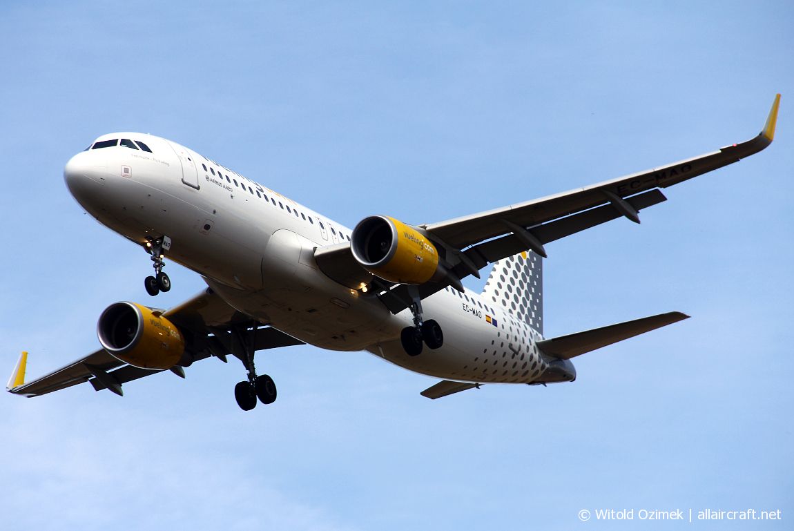 EC-MAO (6081) 2014 Airbus A320-214