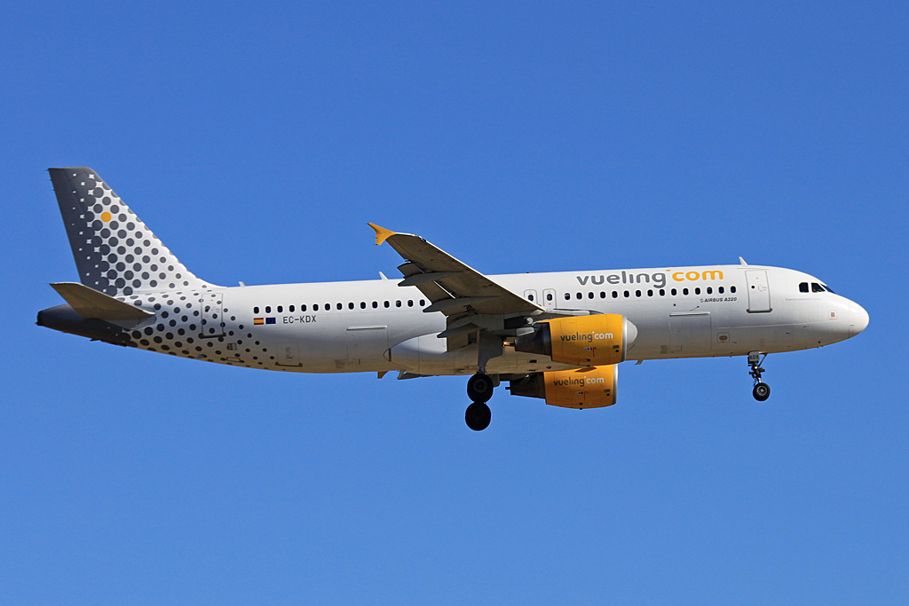 EC-KDX · Airbus A320-216 · (BCN / LEBL)