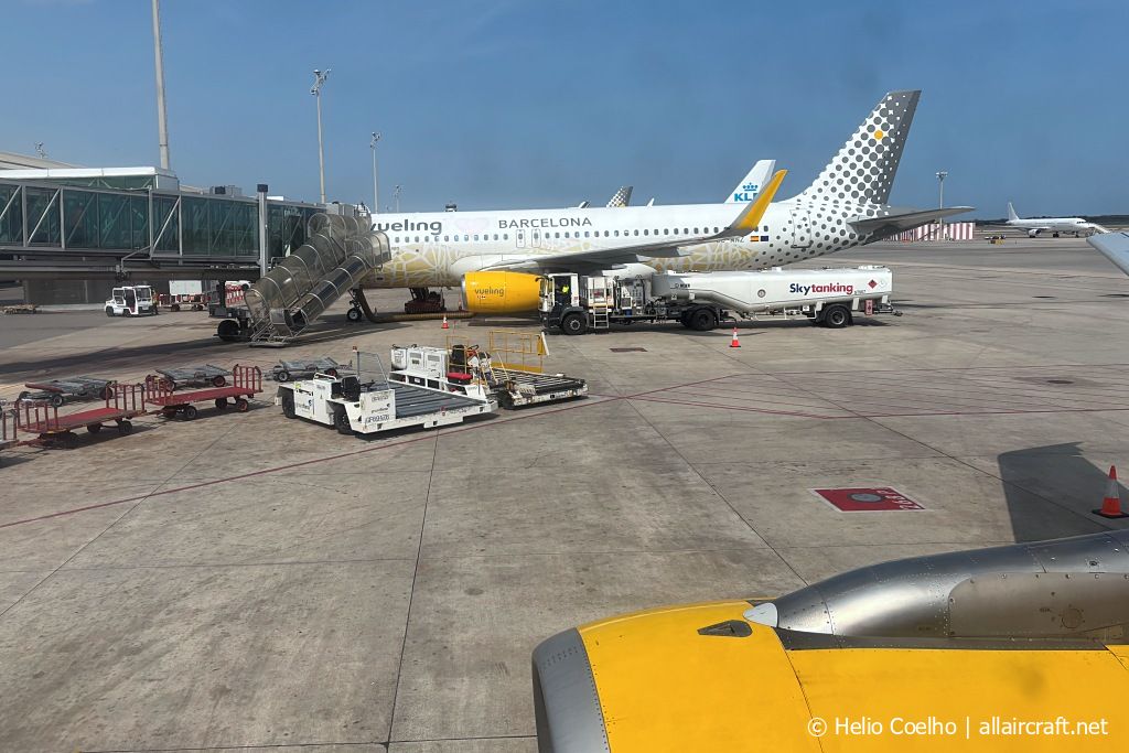 EC-MNZ (7351) 2006 Airbus A320-232(WL)