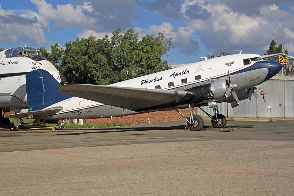 ZS-DIW (11991) 1942 Douglas C-47A Skytrain