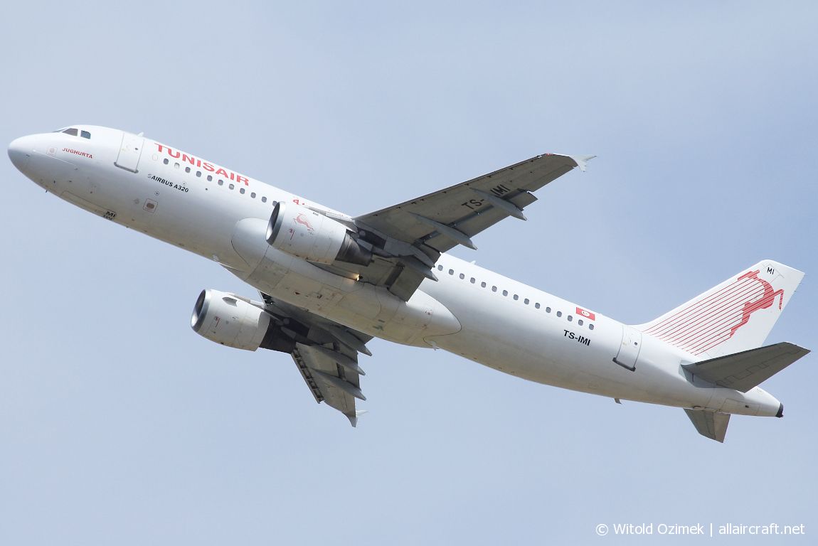 TS-IMI · Airbus A320-211 · (FCO / LIRF)