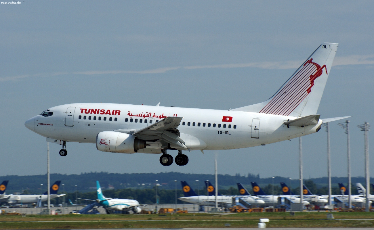 TS-IOL (29497) 1999 Boeing 737-6H3