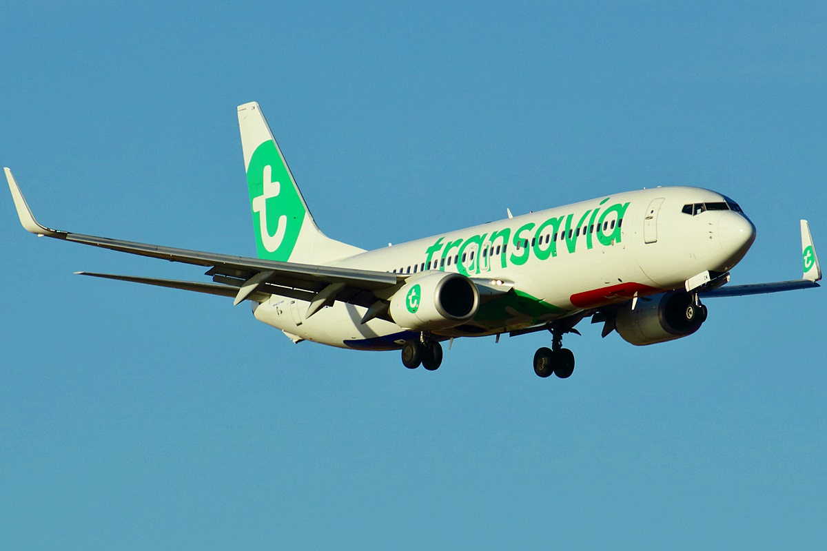 PH-HZW (29345) 2002 Boeing 737-8K2(WL)