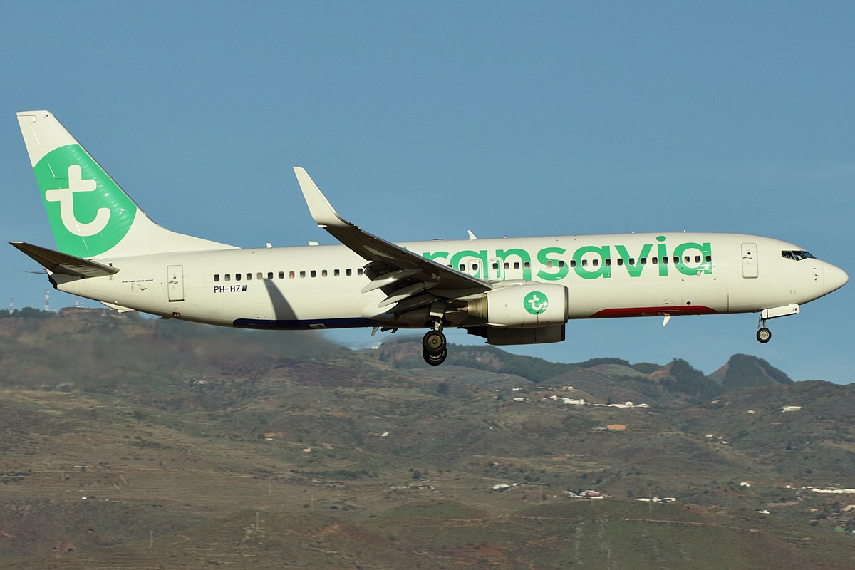 PH-HZW (29345) 2002 Boeing 737-8K2(WL)