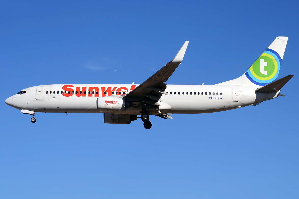 PH-HZX (28248) 2002 Boeing 737-8K2(WL)