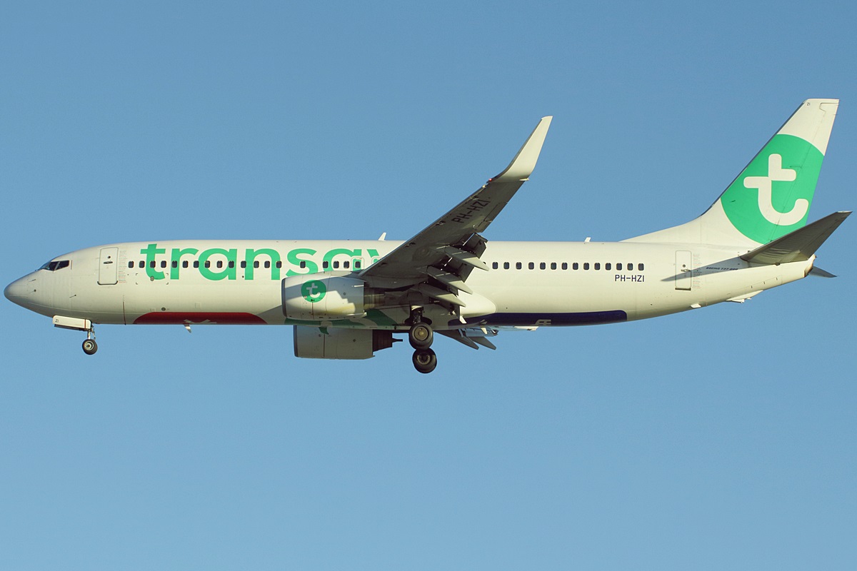 PH-HZI (8380) 2000 Boeing 737-8K2WL