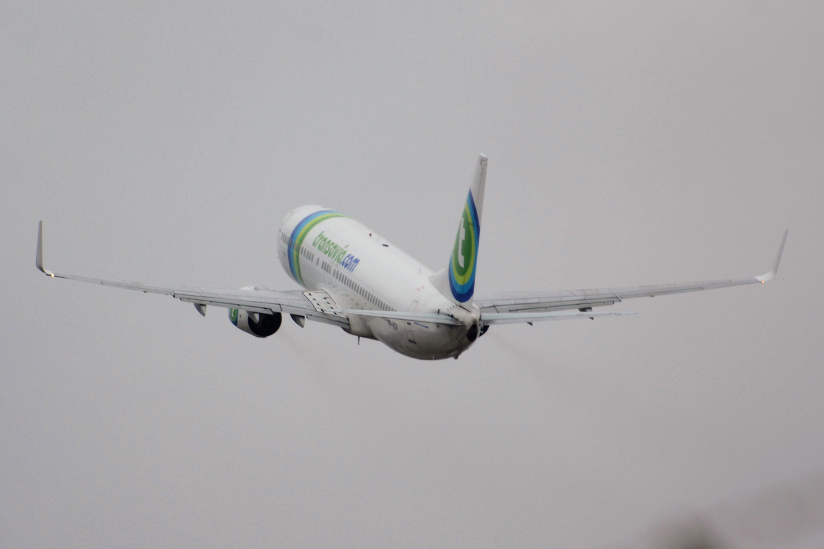 PH-HZV (30650) 2002 Boeing 737-8K2(WL)