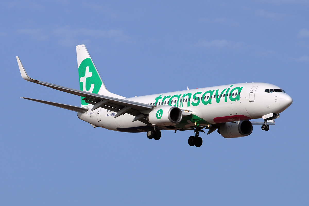 PH-HZW (29345) 2002 Boeing 737-8K2(WL)