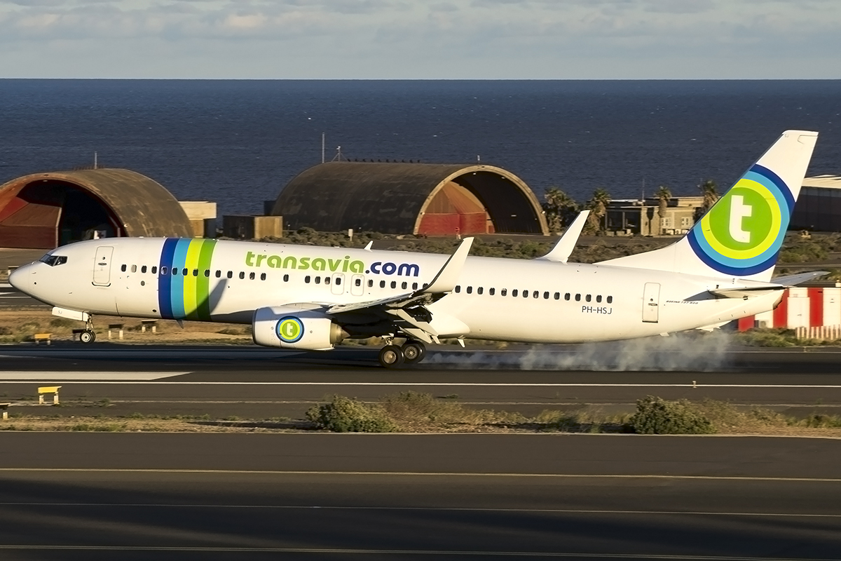 PH-HSJ (42150) 2014 Boeing 737-8K2(WL)