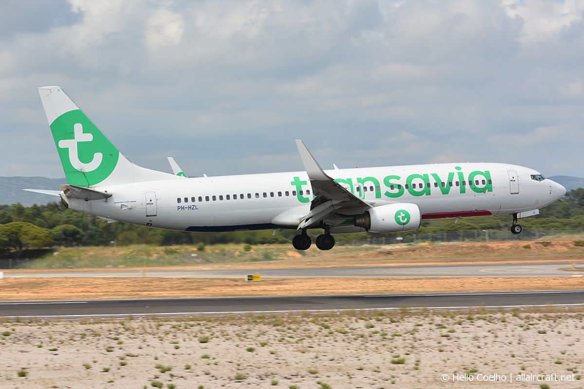 PH-HZL (30391) 2001 Boeing 737-8K2(WL)