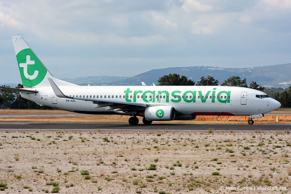 PH-HZL (30391) 2001 Boeing 737-8K2(WL)