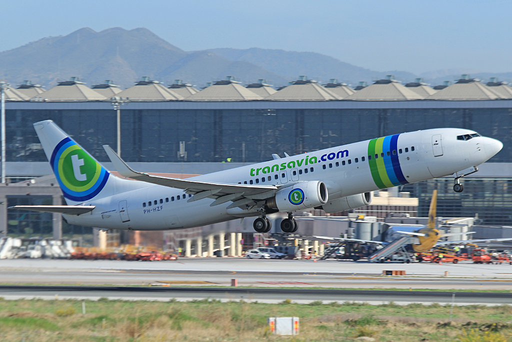 PH-HZF (28378) 1999 Boeing 737-8K2(WL)