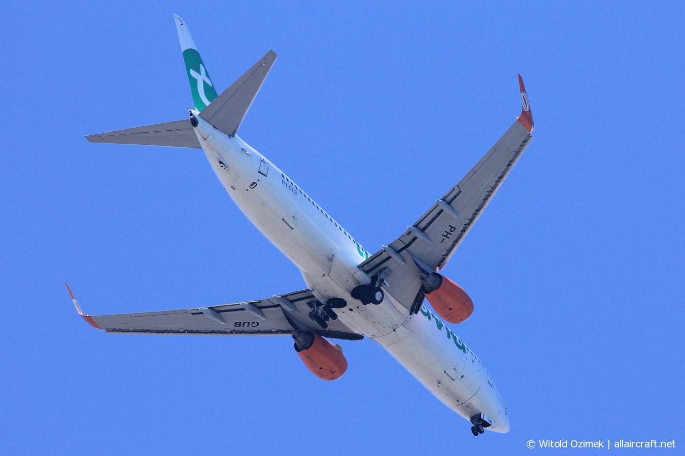 PH-GUB (35832) 2010 Boeing 737-8EH(WL)