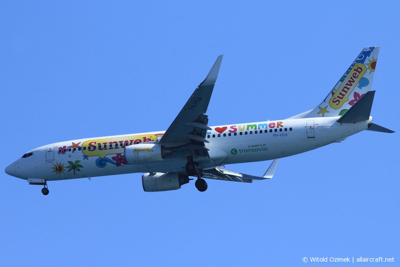 PH-HSA (34171) 2009 Boeing 737-8K2(WL)