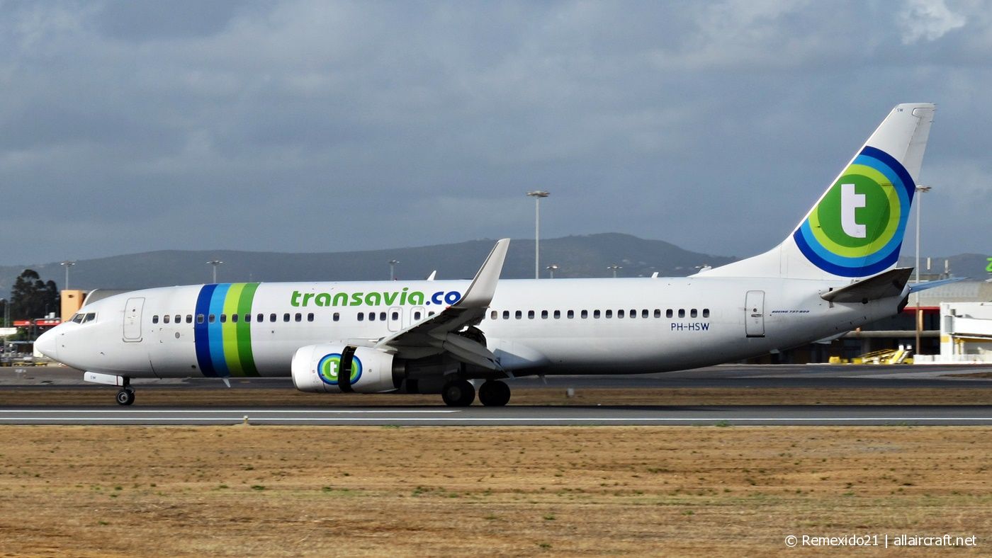 PH-HSW (37160) 2009 Boeing 737-8K2(WL)