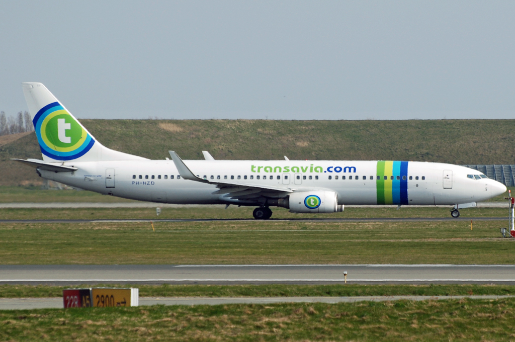 PH-HZD (28376) 1999 Boeing 737-8K2(WL)