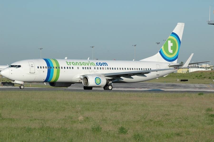 PH-HZF (28378) 1999 Boeing 737-8K2(WL)