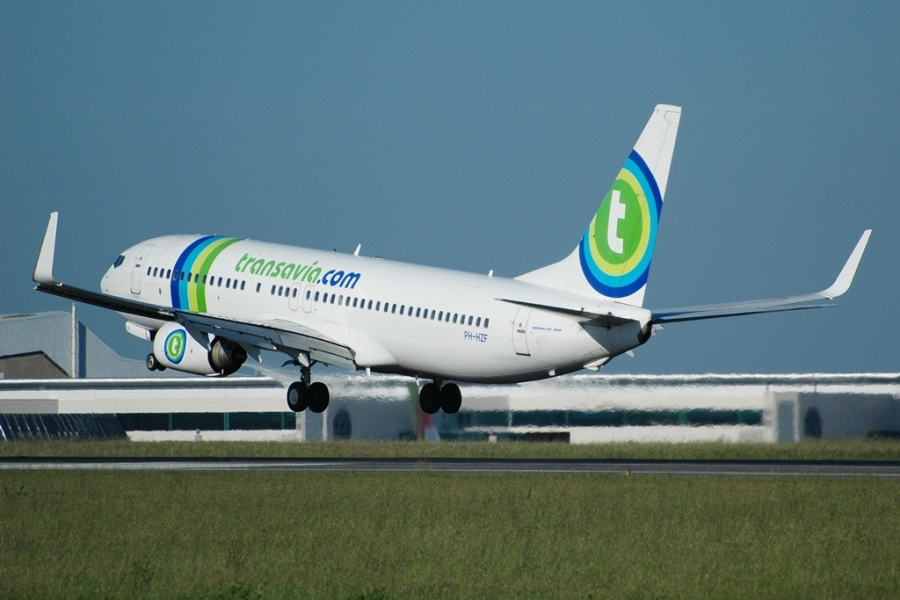 PH-HZF (28378) 1999 Boeing 737-8K2(WL)