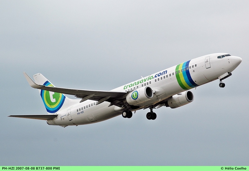PH-HZI (28380) 2000 Boeing 737-8K2(WL)