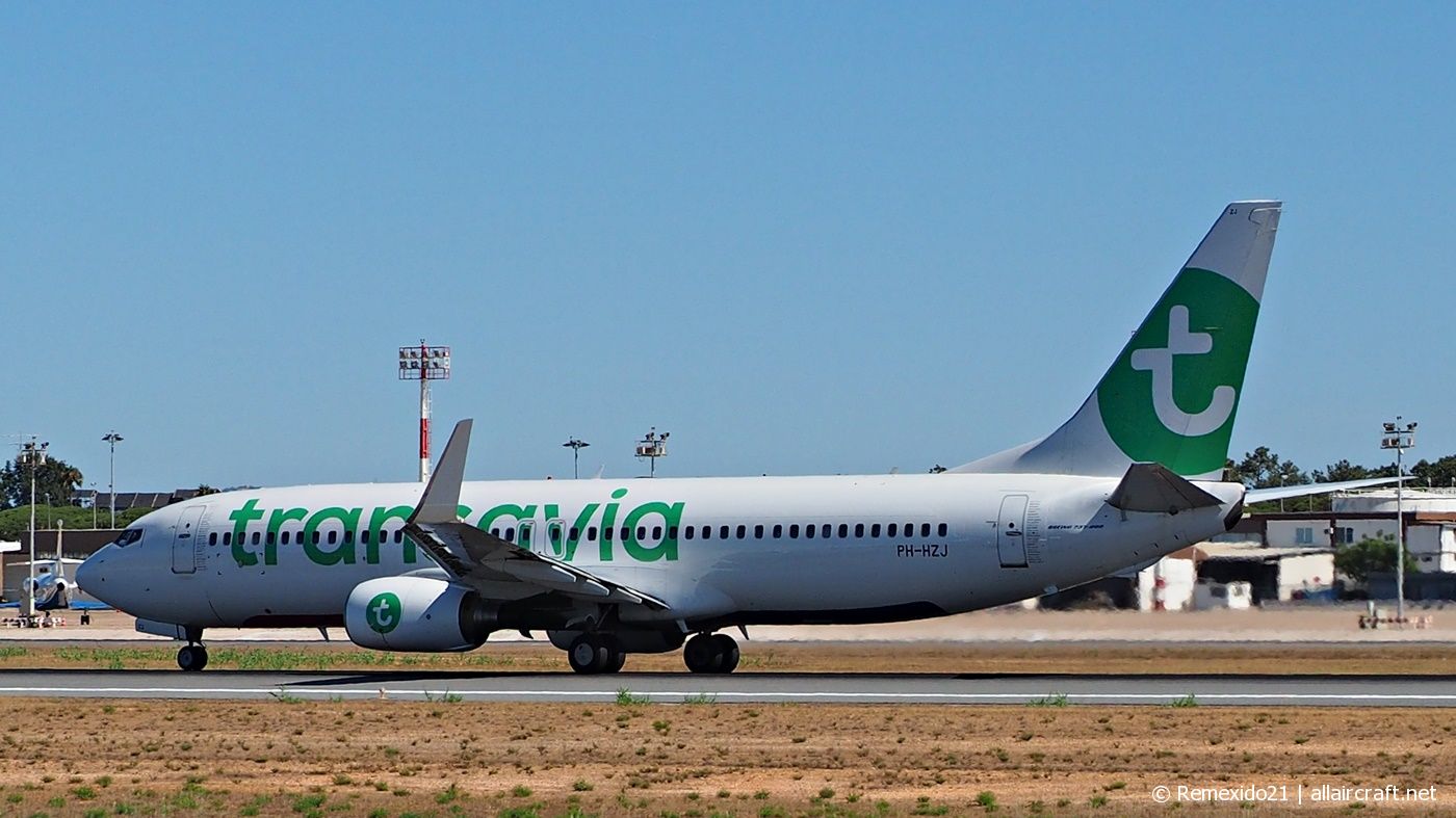 PH-HZJ (30389) 2000 Boeing 737-8K2(WL)