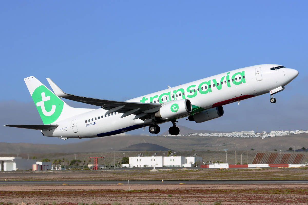 PH-HZW (29345) 2002 Boeing 737-8K2(WL)