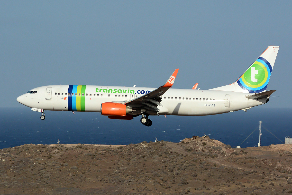 PH-GGZ (37600) 2010 Boeing 737-8EH(WL)