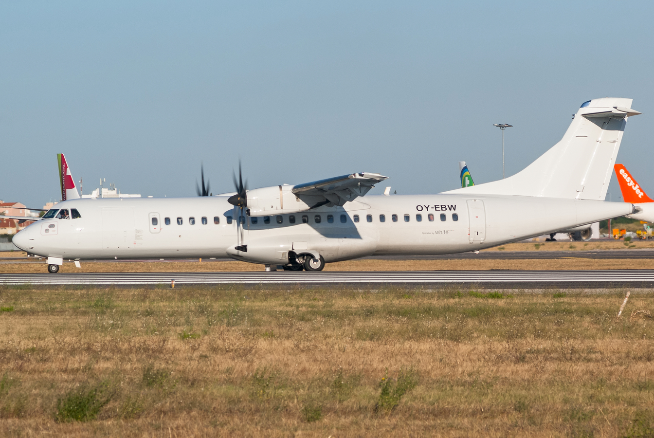 OY-EBW · ATR-72-500 · (LIS / LPPT)