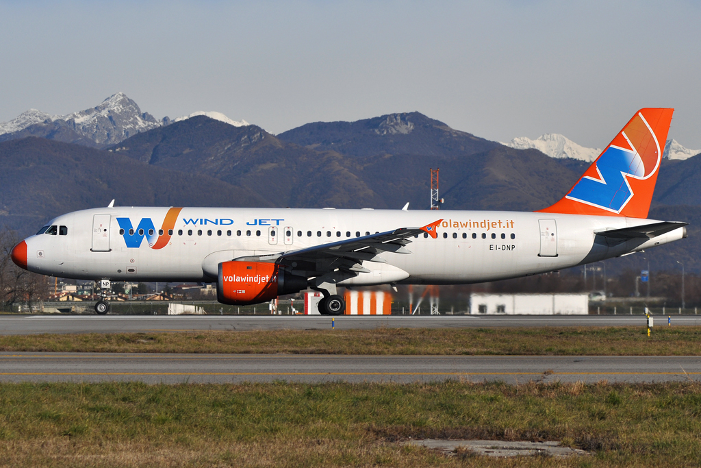 EI-DNP · Airbus A320-212 · (BGY / LIME)