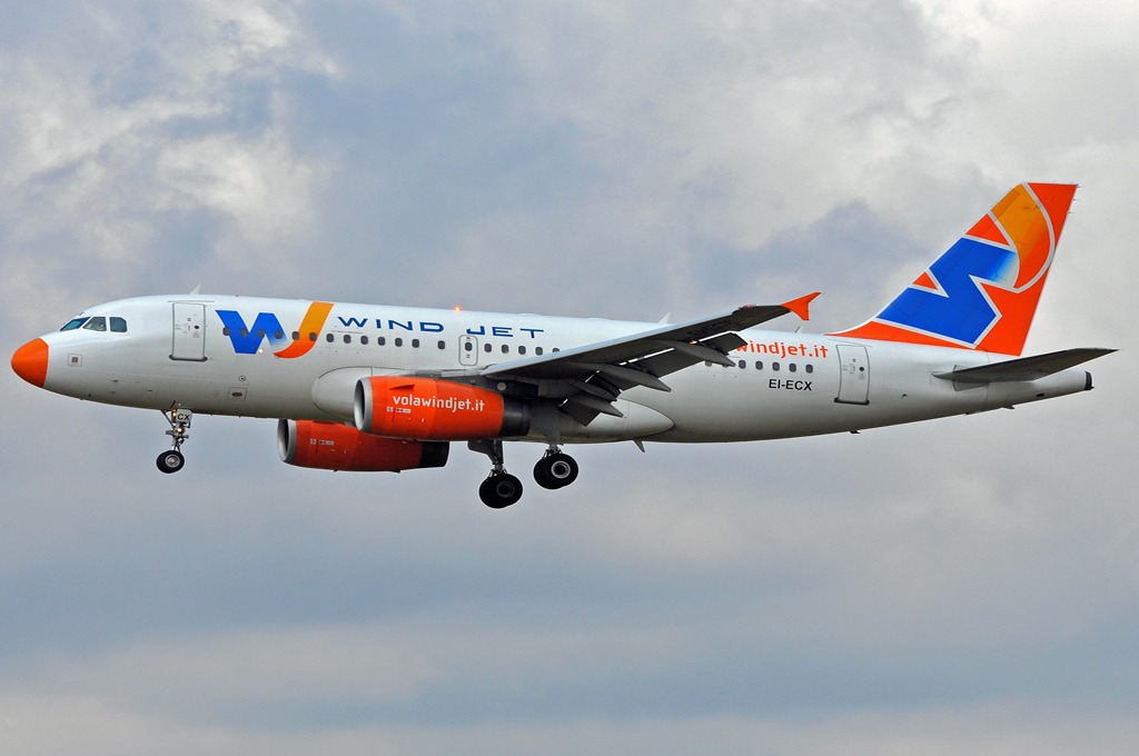EI-ECX (2698) 2006 Airbus A319-132
