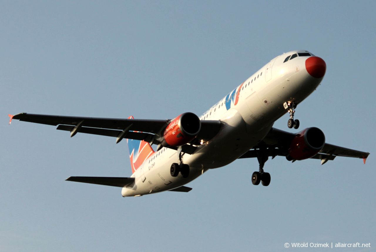 EI-DNP (421) 1993 Airbus A320-212