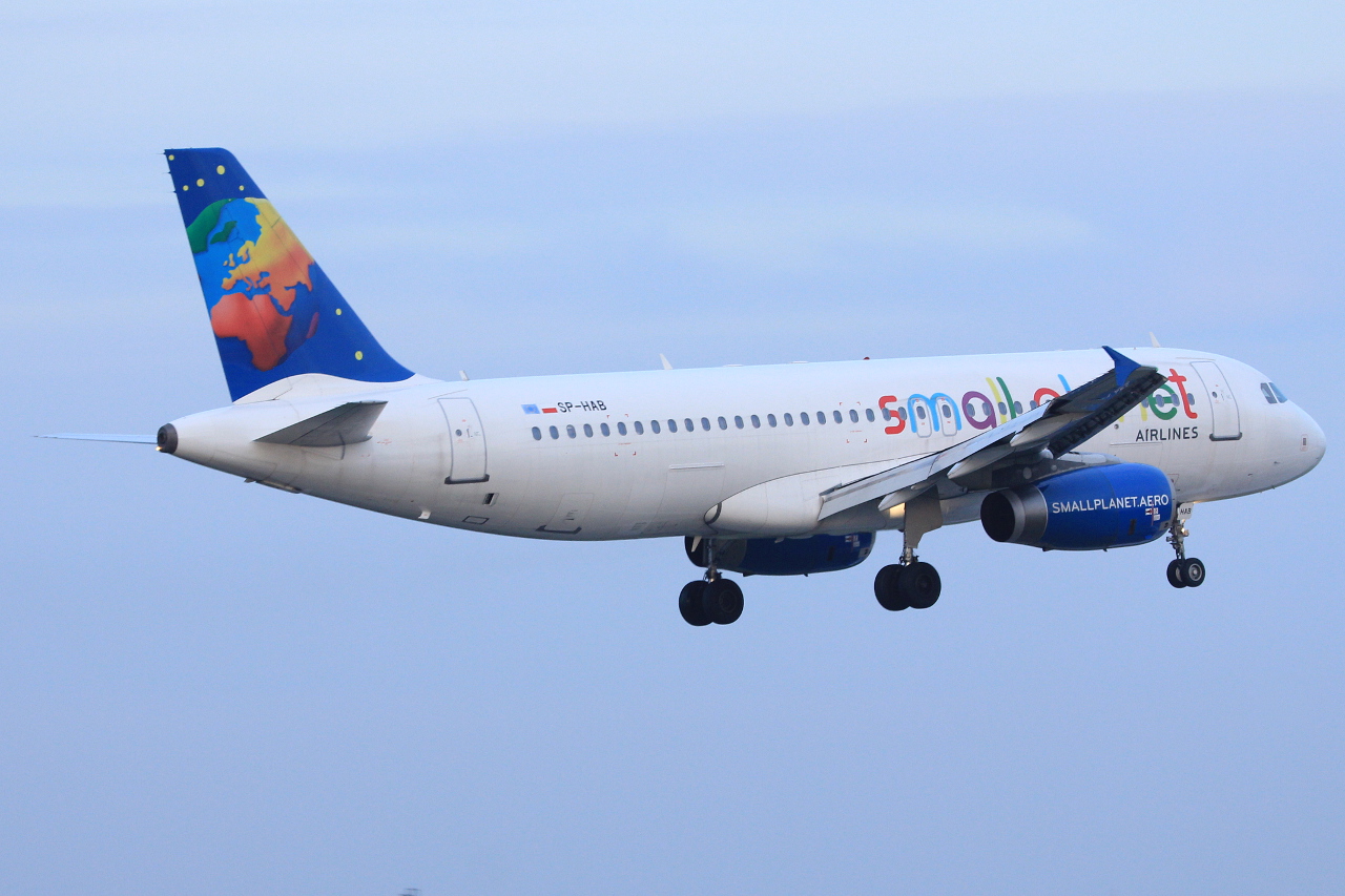 SP-HAB (1411) 2001 Airbus A320-232