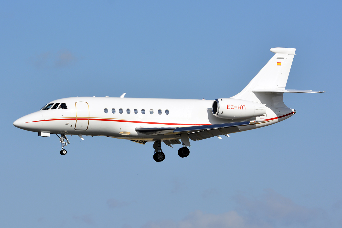 EC-HYI (150) 2001 Dassault Falcon 2000