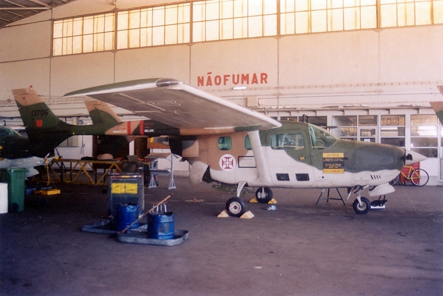 13706,  Reims FTB337G Skymaster