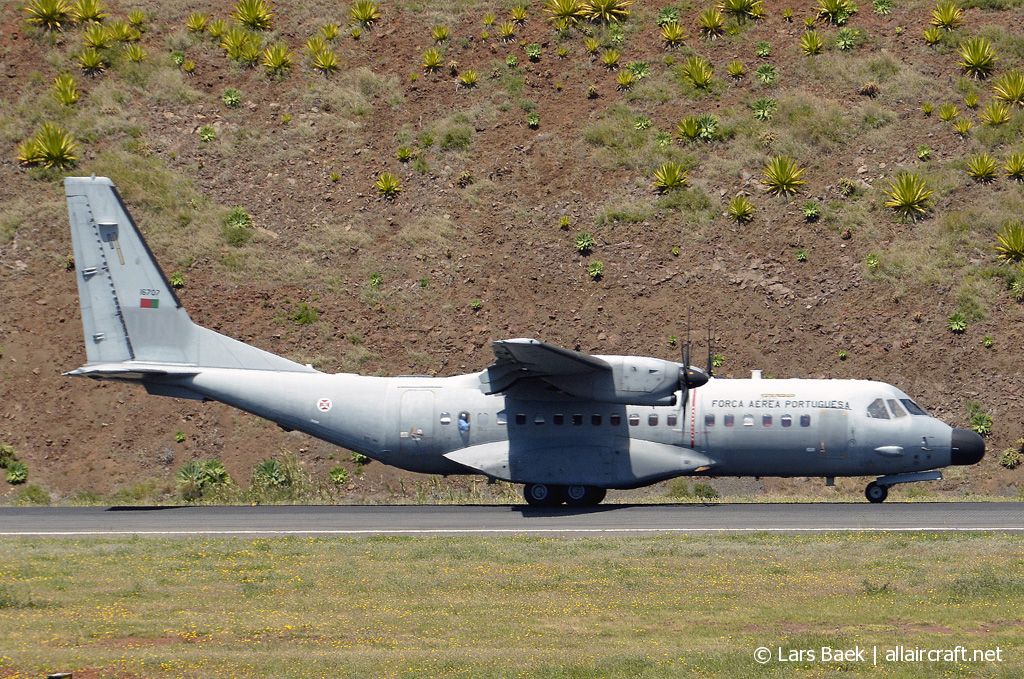 16707 (S-061) 2009 CASA C-295M
