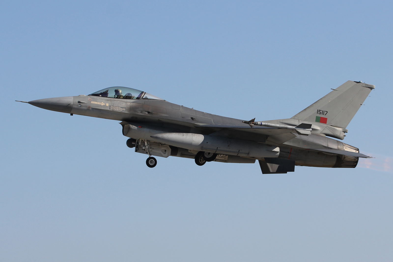 15117 (AA-17) 1993 General Dynamics F-16AM Fighting Falcon