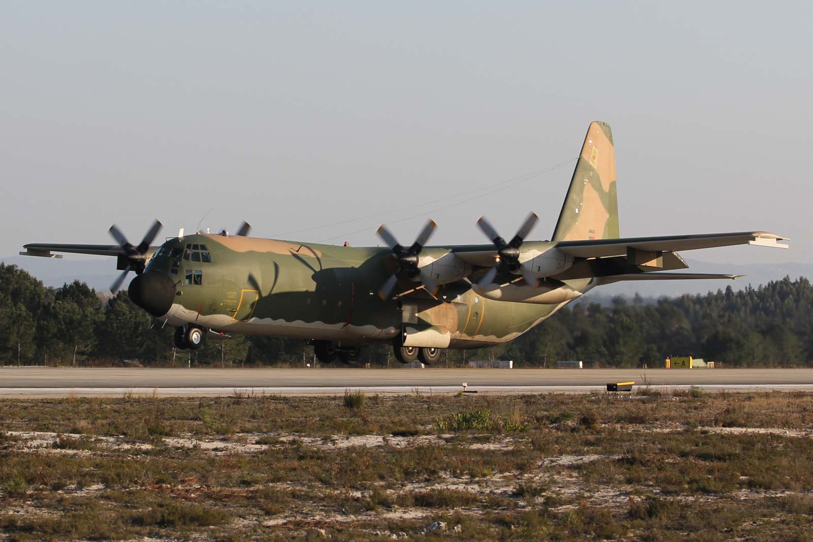 16802 (382-4753) 1977 Lockheed C-130H-30 Hercules