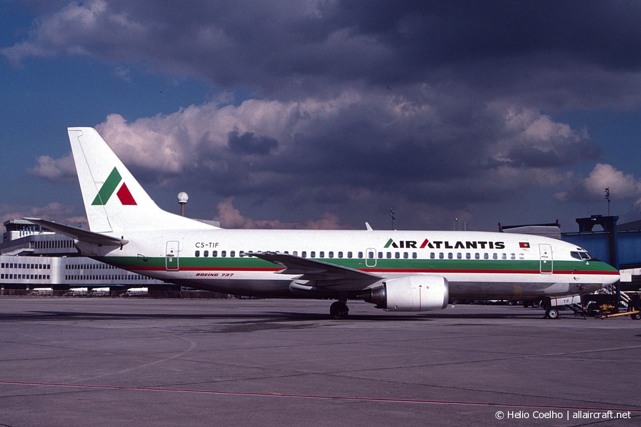 CS-TIF (24212) 1988 Boeing 737-3K9