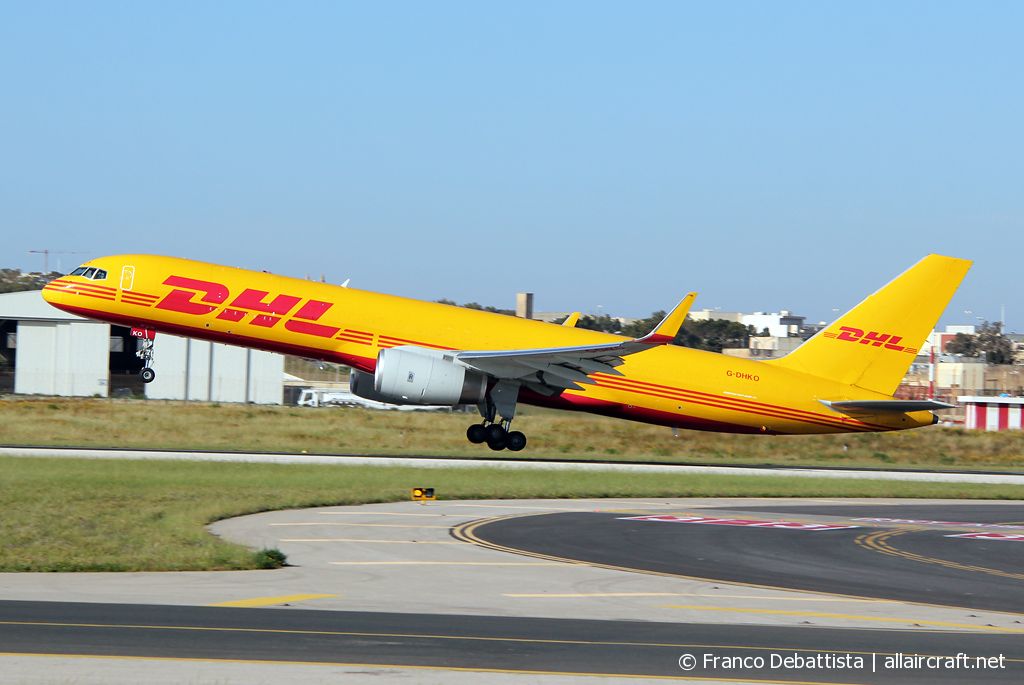 G-DHKO (32397) 2002 Boeing 757-223 PCF WL