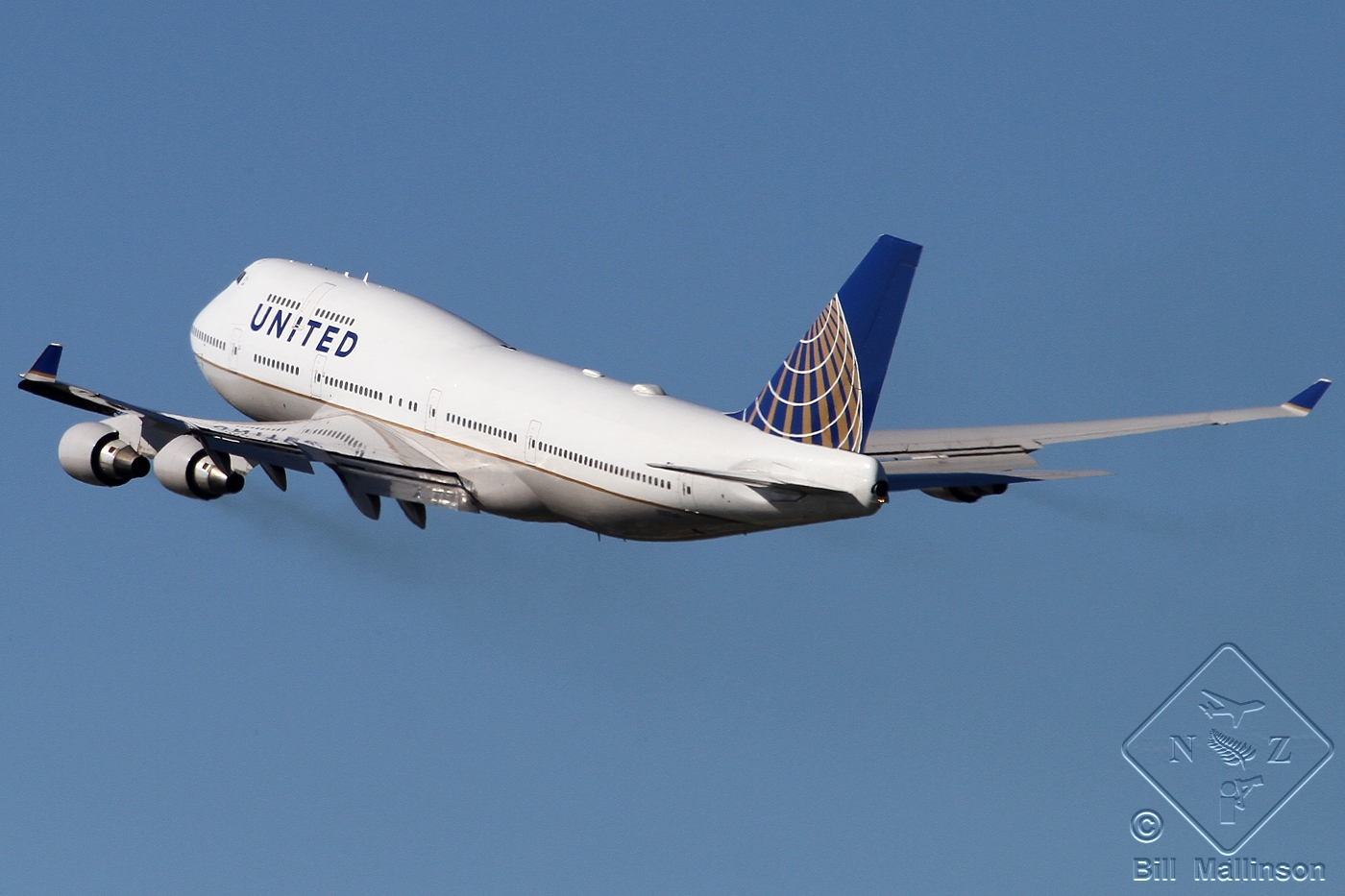 N107UA (26900) 1998 Boeing 747-422