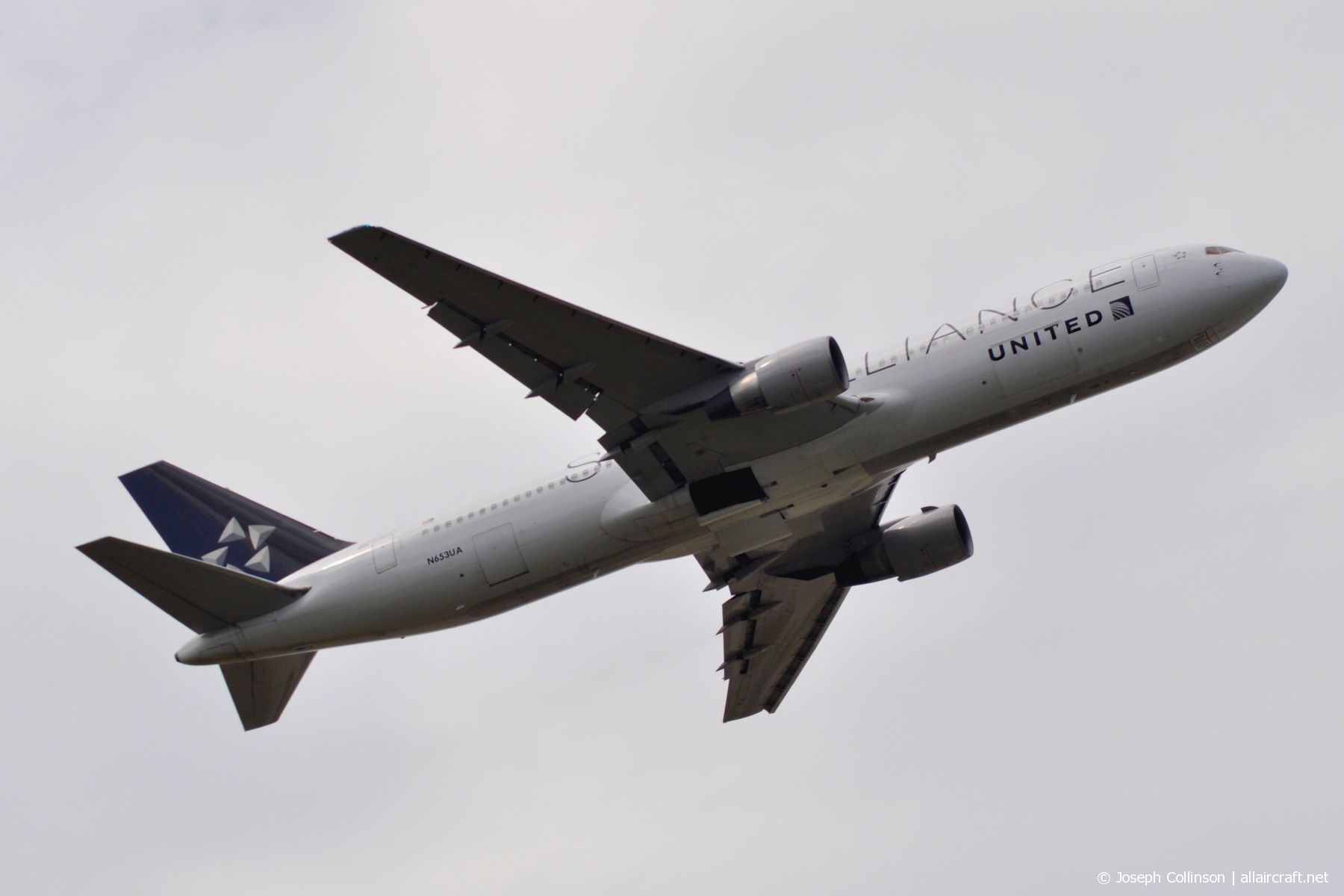 N653UA · Boeing 767-322(ER) · (LHR / EGLL)