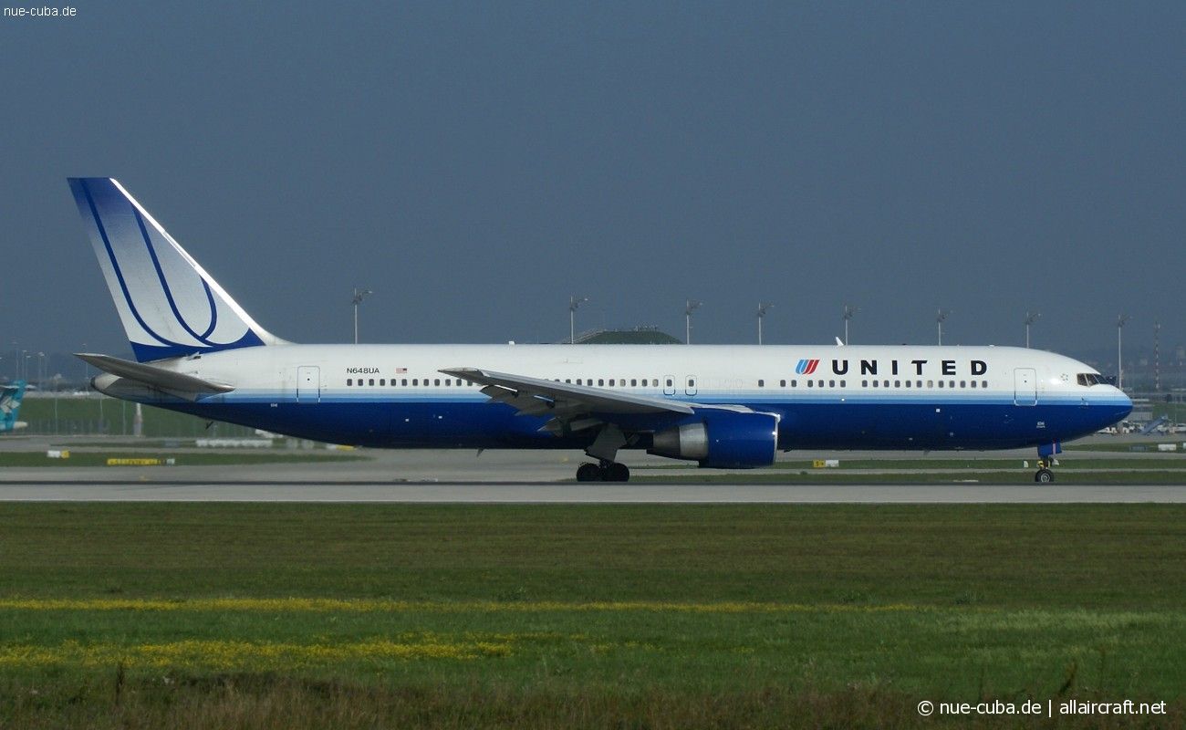 N648UA (25285) 1992 Boeing 767-322(ER)