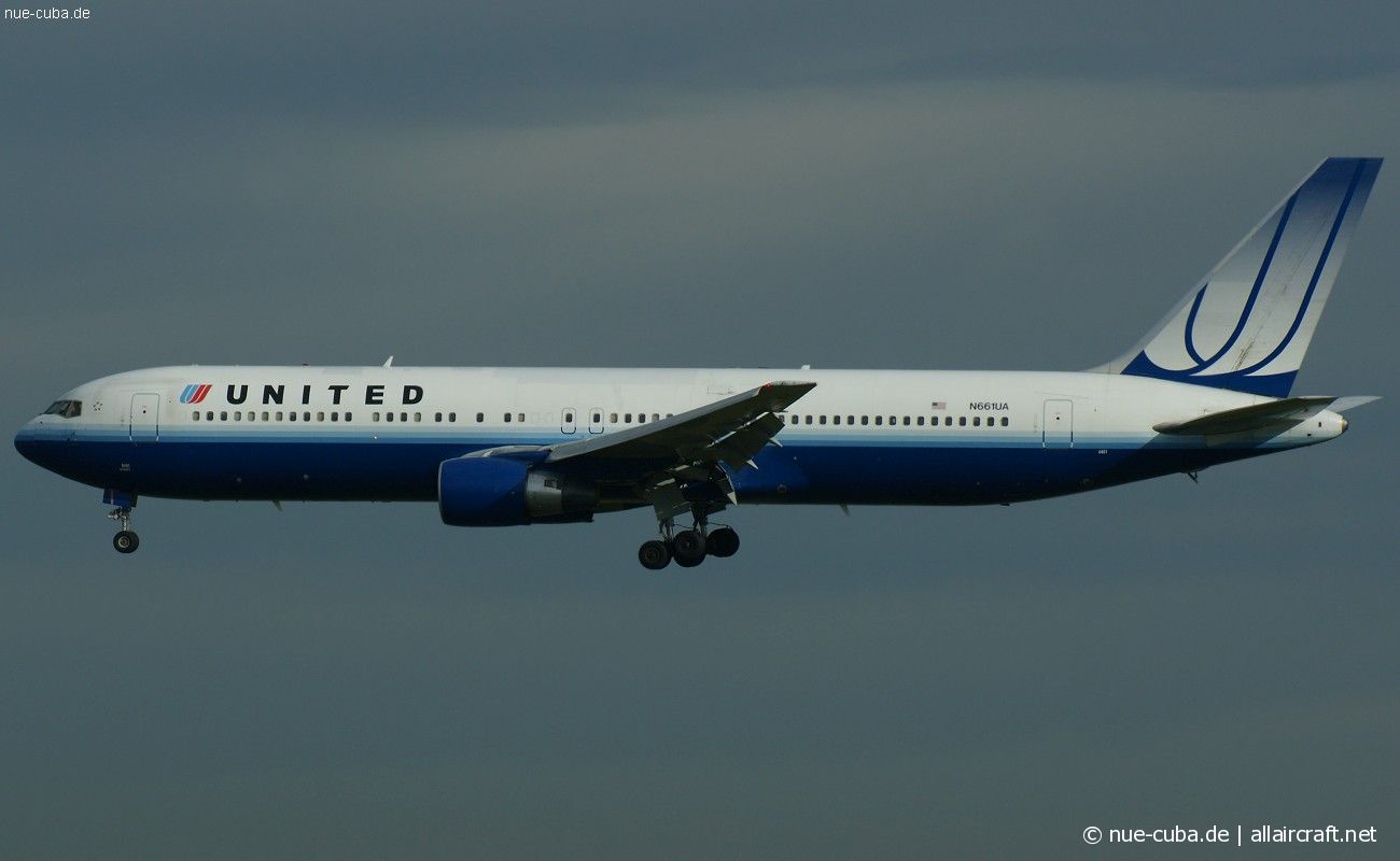 N661UA (27158) 1993 Boeing 767-322(ER)