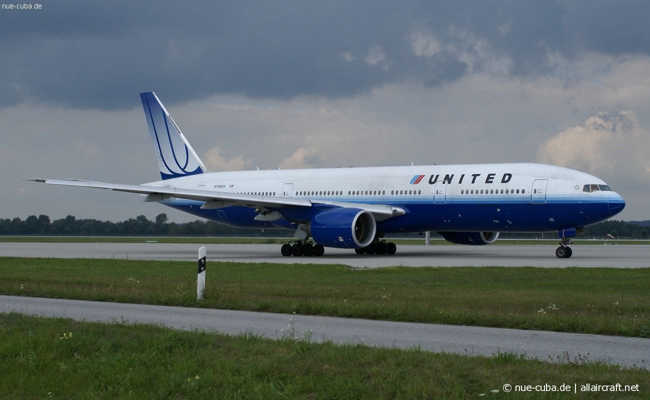 N769UA (26921) 1995 Boeing 777-222