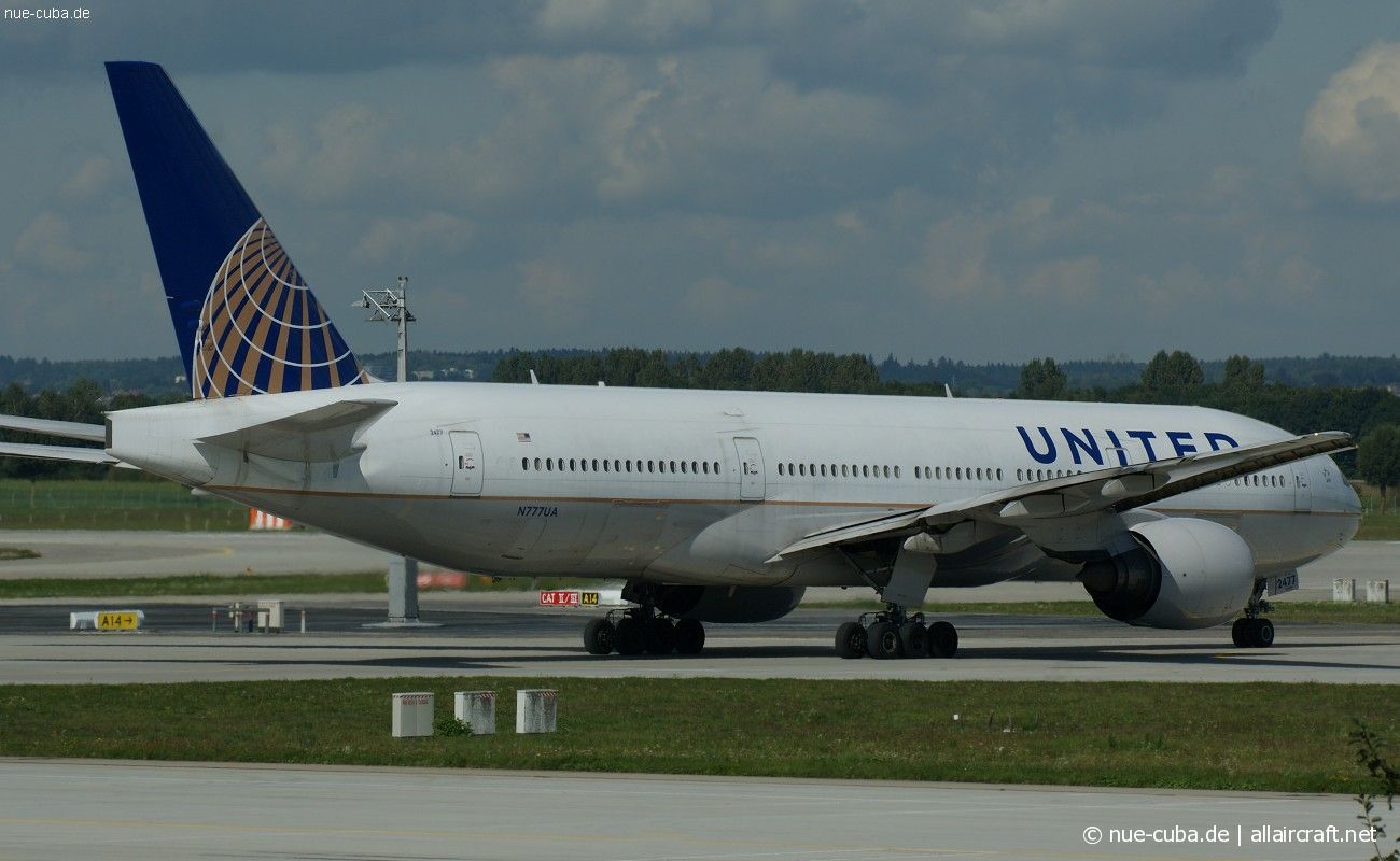 N777UA (26916) 1995 Boeing 777-222